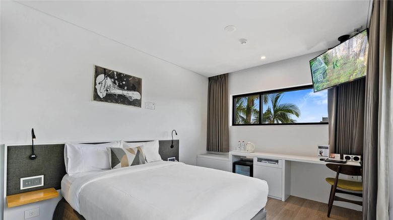 <b>The Kingsford, an Ascend Hotel Room</b>. Images powered by <a href="https://iceportal.shijigroup.com/" title="IcePortal" target="_blank">IcePortal</a>.