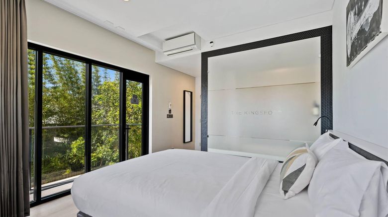 <b>The Kingsford, an Ascend Hotel Room</b>. Images powered by <a href="https://iceportal.shijigroup.com/" title="IcePortal" target="_blank">IcePortal</a>.