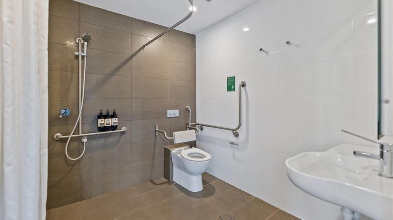 <b>The Kingsford, an Ascend Hotel Room</b>. Images powered by <a href="https://iceportal.shijigroup.com/" title="IcePortal" target="_blank">IcePortal</a>.