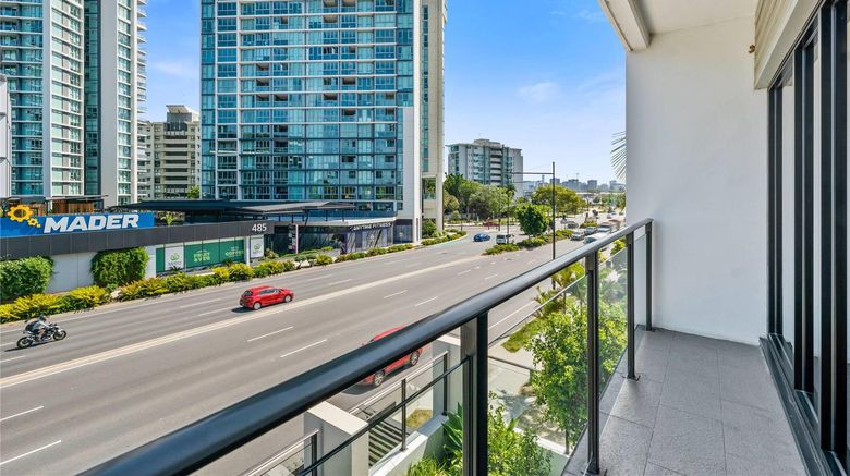 <b>The Kingsford, an Ascend Hotel Room</b>. Images powered by <a href="https://iceportal.shijigroup.com/" title="IcePortal" target="_blank">IcePortal</a>.