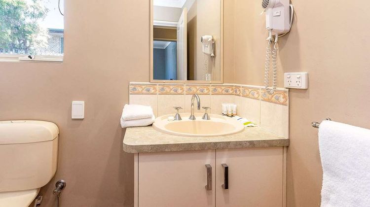 Quality Suites Banksia Gardens Room