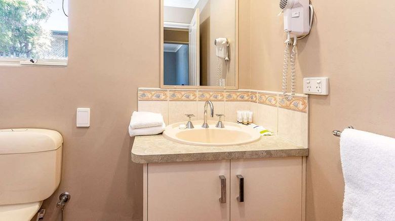 <b>Quality Suites Banksia Gardens Room</b>. Images powered by <a href="https://iceportal.shijigroup.com/" title="IcePortal" target="_blank">IcePortal</a>.