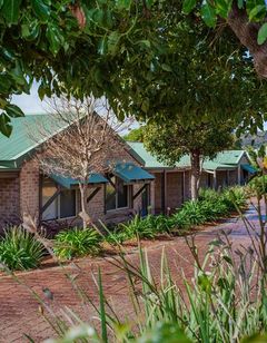 Quality Suites Banksia Gardens