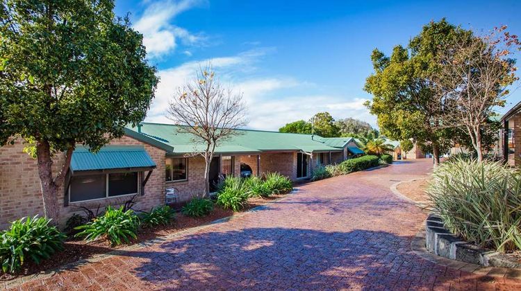 Quality Suites Banksia Gardens Exterior