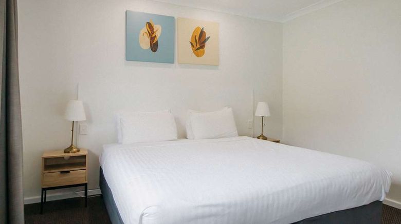 <b>Quality Suites Banksia Gardens Room</b>. Images powered by <a href="https://iceportal.shijigroup.com/" title="IcePortal" target="_blank">IcePortal</a>.