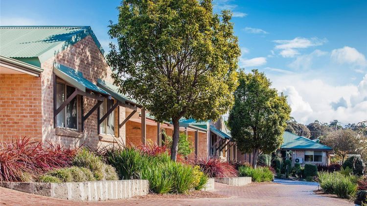 Quality Suites Banksia Gardens Exterior