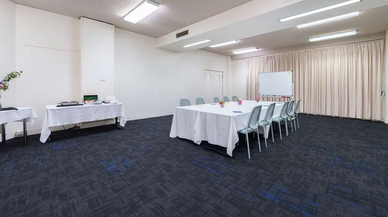 <b>Comfort Inn & Suites Goodearth Meeting</b>. Images powered by <a href="https://iceportal.shijigroup.com/" title="IcePortal" target="_blank">IcePortal</a>.