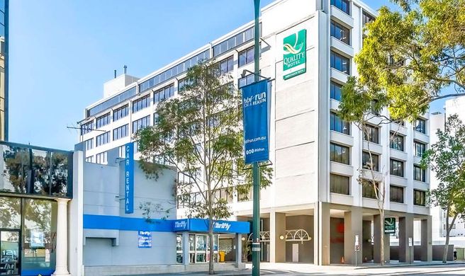 Quality Hotel Ambassador Perth Exterior