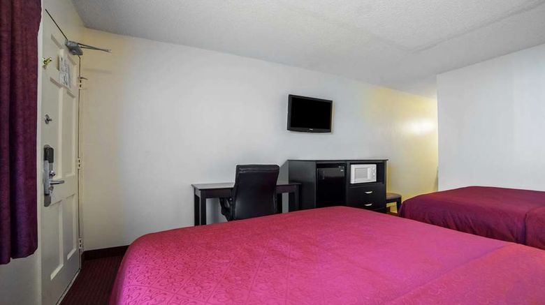 <b>Rodeway Inn Kingman Route 66 Room</b>. Images powered by <a href="https://iceportal.shijigroup.com/" title="IcePortal" target="_blank">IcePortal</a>.