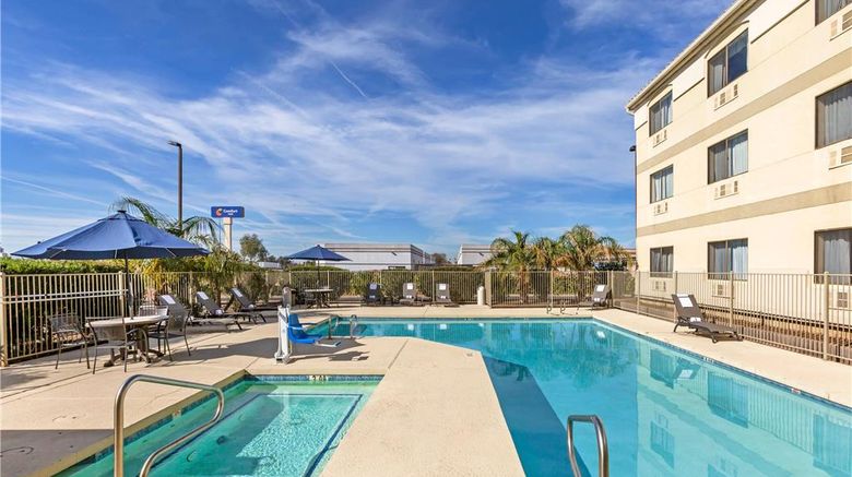 <b>Comfort Inn Phoenix Central City Pool</b>. Images powered by <a href="https://iceportal.shijigroup.com/" title="IcePortal" target="_blank">IcePortal</a>.