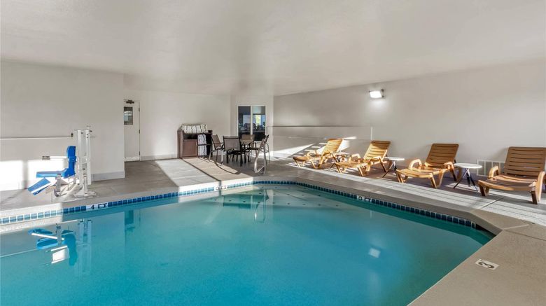 <b>Comfort Inn & Suites Near Sun City West Pool</b>. Images powered by <a href="https://iceportal.shijigroup.com/" title="IcePortal" target="_blank">IcePortal</a>.