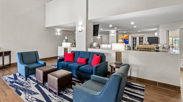 <b>Comfort Inn & Suites Near Sun City West Lobby</b>. Images powered by <a href="https://iceportal.shijigroup.com/" title="IcePortal" target="_blank">IcePortal</a>.