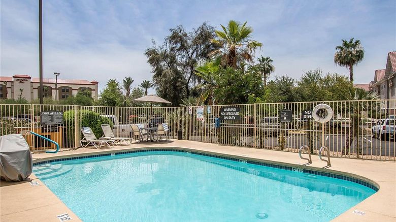 <b>Comfort Suites Peoria Sports Complex Pool</b>. Images powered by <a href="https://iceportal.shijigroup.com/" title="IcePortal" target="_blank">IcePortal</a>.