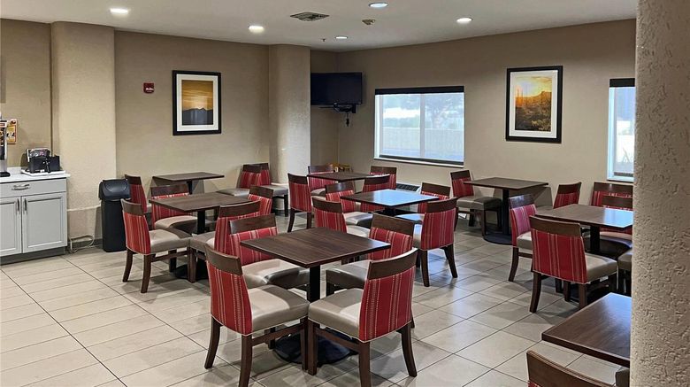<b>Comfort Suites Peoria Sports Complex Restaurant</b>. Images powered by <a href="https://iceportal.shijigroup.com/" title="IcePortal" target="_blank">IcePortal</a>.