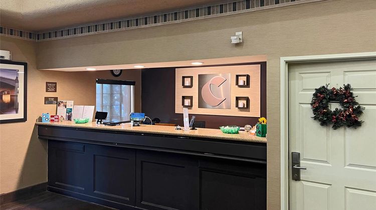 Comfort Suites Peoria Sports Complex Lobby