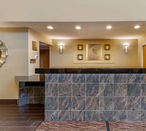 Comfort Inn & Suites Lobby