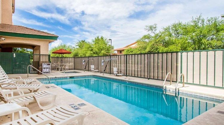 Comfort Inn & Suites Pool