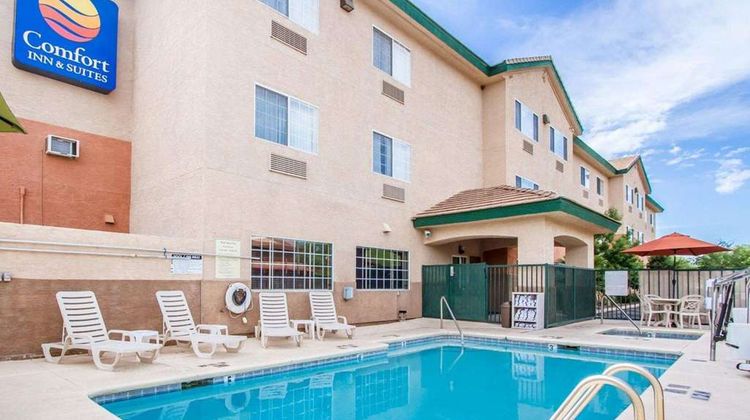 Comfort Inn & Suites Pool