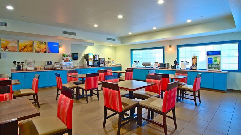 <b>Comfort Inn & Suites Restaurant</b>. Images powered by <a href="https://iceportal.shijigroup.com/" title="IcePortal" target="_blank">IcePortal</a>.