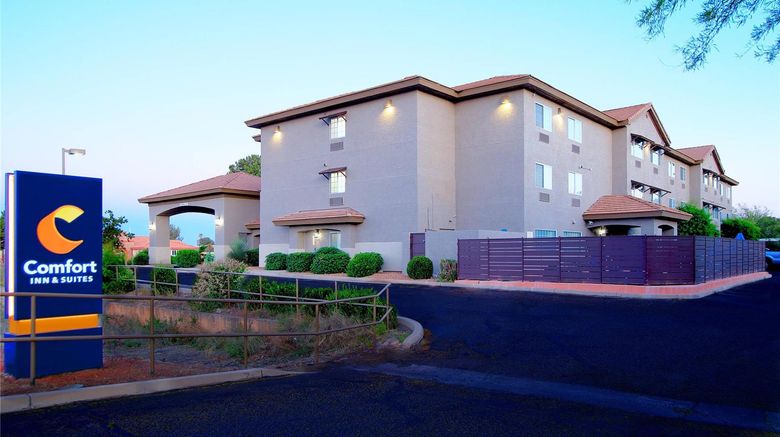 <b>Comfort Inn & Suites Exterior</b>. Images powered by <a href="https://iceportal.shijigroup.com/" title="IcePortal" target="_blank">IcePortal</a>.