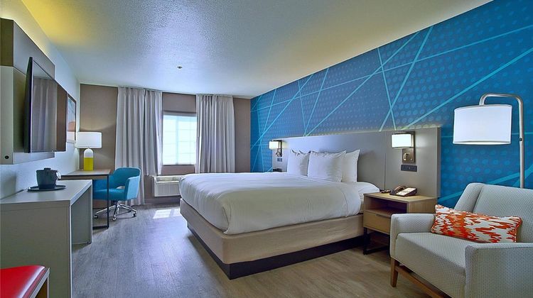 Comfort Inn & Suites Room