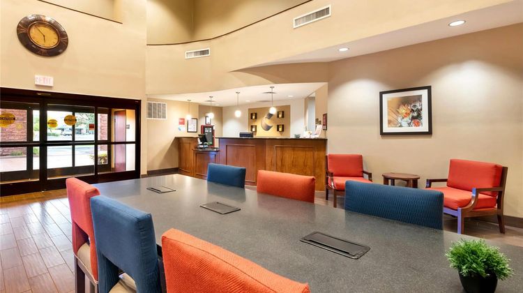 Comfort Suites Lobby