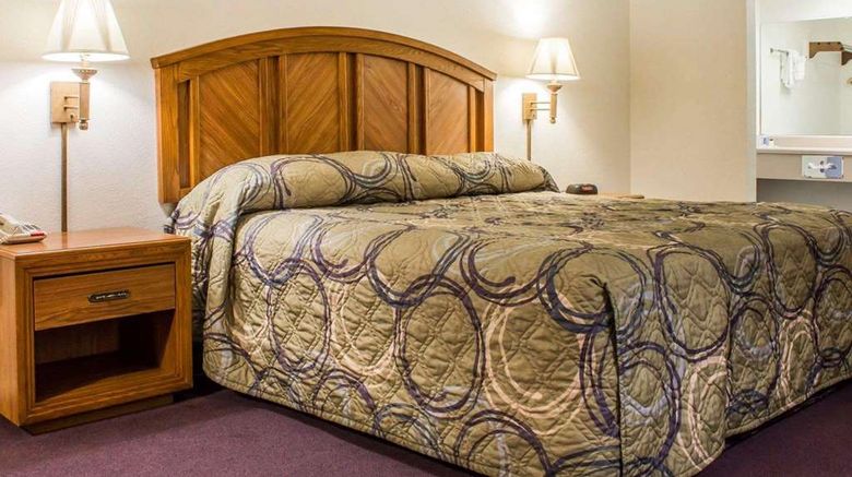 <b>Rodeway Inn Silver Creek Inn Room</b>. Images powered by <a href="https://iceportal.shijigroup.com/" title="IcePortal" target="_blank">IcePortal</a>.