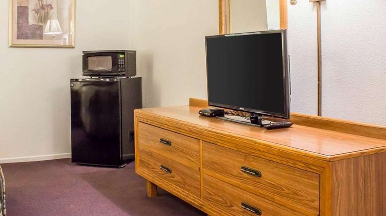 <b>Rodeway Inn Silver Creek Inn Room</b>. Images powered by <a href="https://iceportal.shijigroup.com/" title="IcePortal" target="_blank">IcePortal</a>.