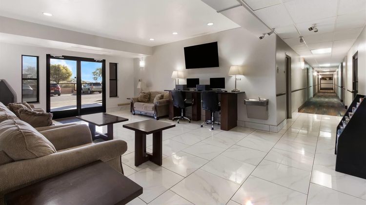 MainStay Suites Lobby