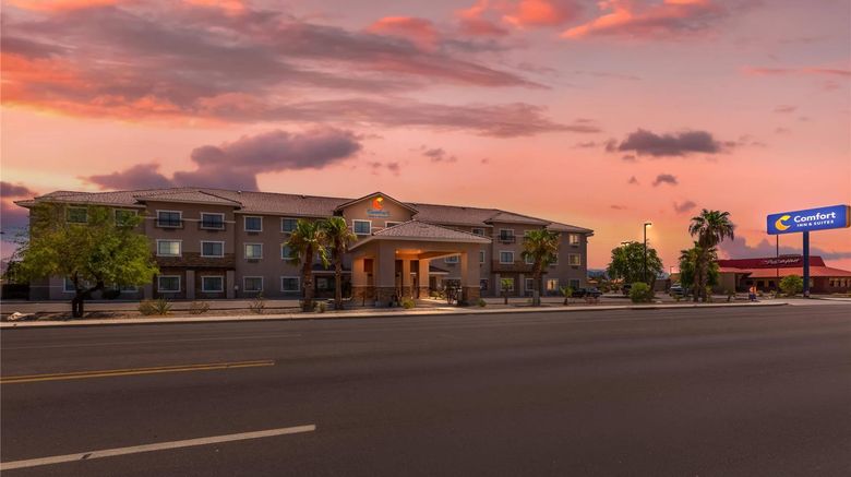<b>Comfort Inn & Suites Exterior</b>. Images powered by <a href="https://iceportal.shijigroup.com/" title="IcePortal" target="_blank">IcePortal</a>.