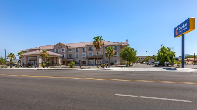 Comfort Inn & Suites Exterior