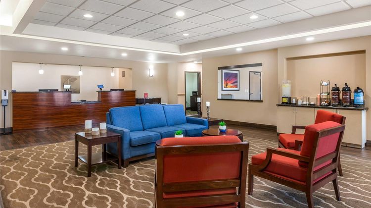 Comfort Inn & Suites Lobby