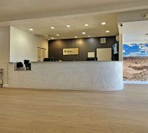 Clarion Pointe Winslow I-40 Lobby