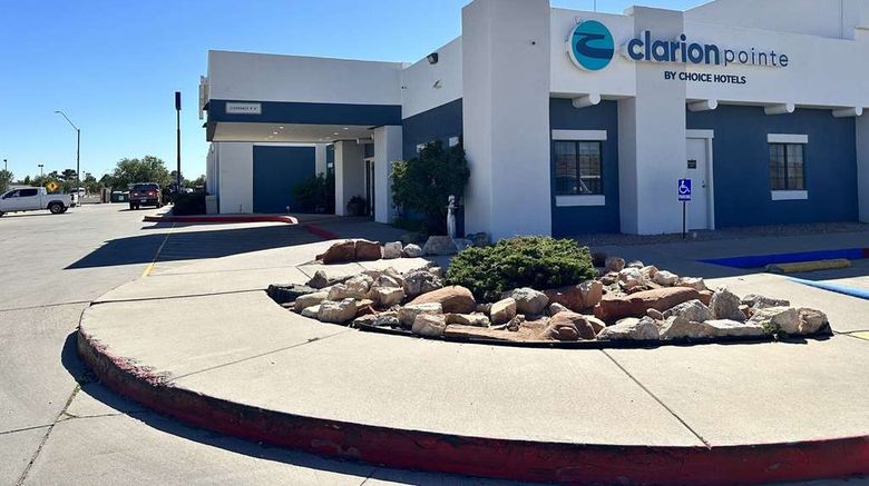 Clarion Pointe Winslow I-40 Exterior. Images powered by <a href="https://iceportal.shijigroup.com" target="_blank" rel="noopener">Ice Portal</a>.