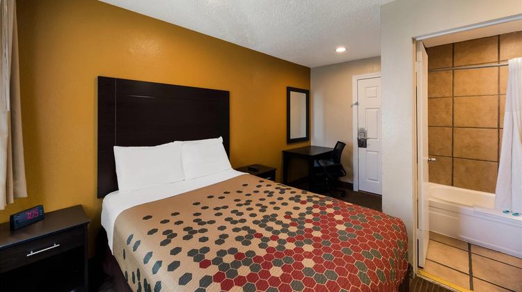 Rodeway Inn Downtown Room