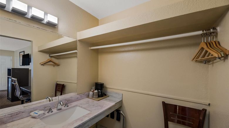 <b>Rodeway Inn Downtown Room</b>. Images powered by <a href="https://iceportal.shijigroup.com/" title="IcePortal" target="_blank">IcePortal</a>.