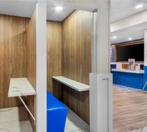 Quality Inn & Suites Lobby