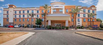 Comfort Suites Exterior