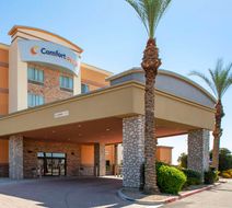 Comfort Suites Exterior