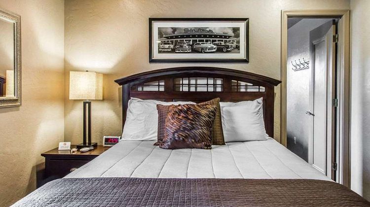 Rodeway Inn & Suites Downtowner-Rte 66 Room