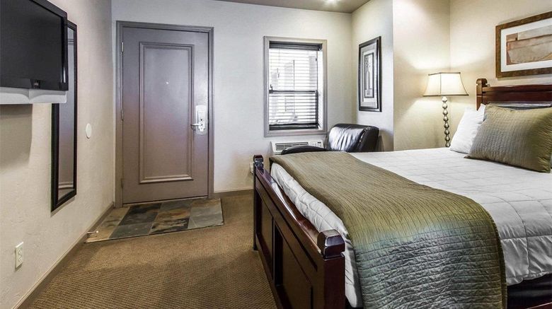 <b>Rodeway Inn & Suites Downtowner-Rte 66 Room</b>. Images powered by <a href="https://iceportal.shijigroup.com/" title="IcePortal" target="_blank">IcePortal</a>.