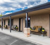 Rodeway Inn & Suites Downtowner-Rte 66 Exterior