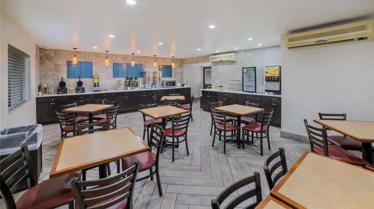 Quality Inn & Suites Groodyear - Phoenix Restaurant