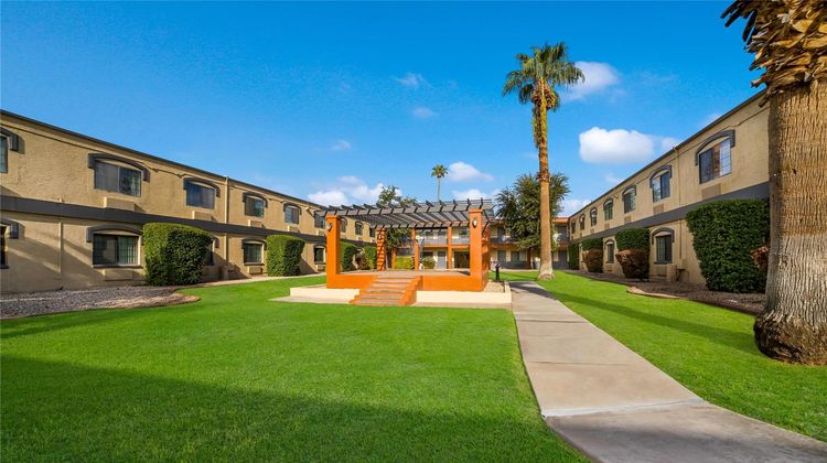 Quality Inn & Suites Groodyear - Phoenix Pool