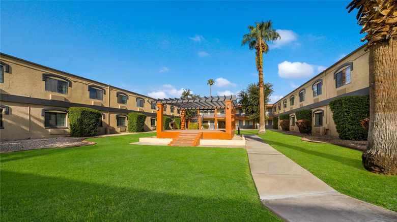 <b>Quality Inn & Suites Groodyear - Phoenix Pool</b>. Images powered by <a href="https://iceportal.shijigroup.com/" title="IcePortal" target="_blank">IcePortal</a>.