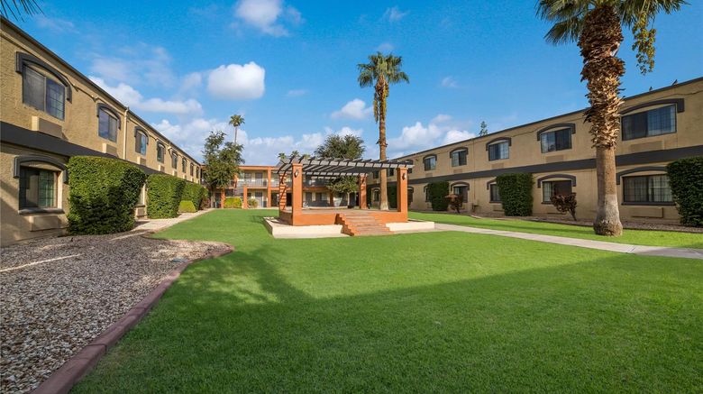 <b>Quality Inn & Suites Groodyear - Phoenix Pool</b>. Images powered by <a href="https://iceportal.shijigroup.com/" title="IcePortal" target="_blank">IcePortal</a>.