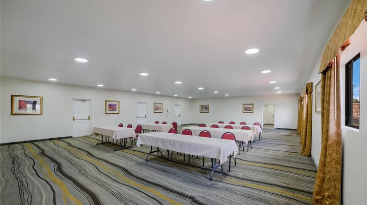 Quality Inn & Suites Groodyear - Phoenix Meeting