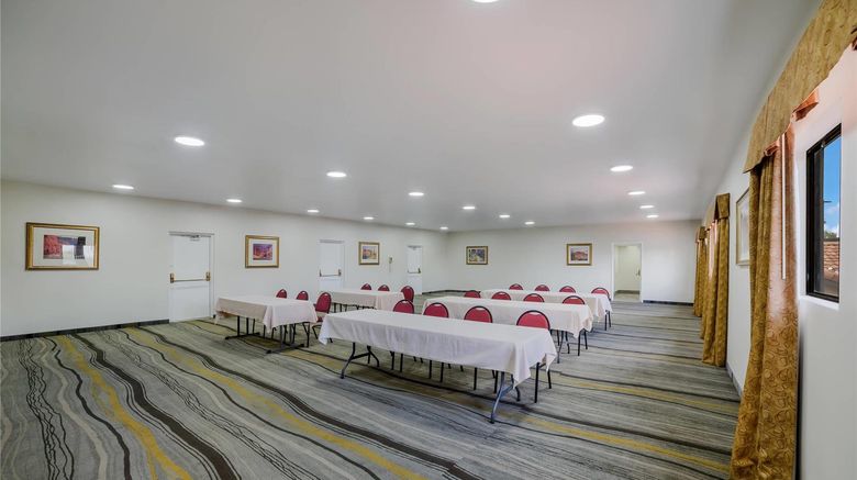 <b>Quality Inn & Suites Groodyear - Phoenix Meeting</b>. Images powered by <a href="https://iceportal.shijigroup.com/" title="IcePortal" target="_blank">IcePortal</a>.