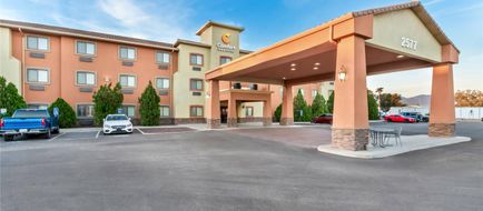 Comfort Inn & Suites Exterior