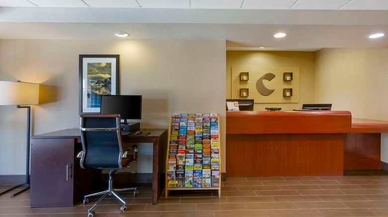 <b>Comfort Inn Lobby</b>. Images powered by <a href="https://iceportal.shijigroup.com/" title="IcePortal" target="_blank">IcePortal</a>.